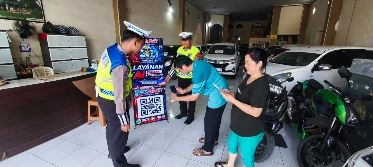 Polres Pekalongan Sosialisasikan Chatbot SIPOLAN di Puluhan Titik, Mudahkan Pemudik Akses Info Lalu Lintas