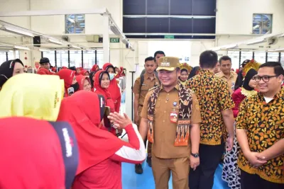 Pastikan THR Cair Tepat Waktu, Bupati Tegal Cek Langsung ke Perusahaan