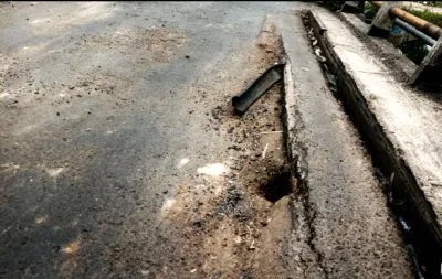 Jembatan Sitanggal Brebes Amblas 30 Cm, Masyarakat Minta Perbaikan Permanen