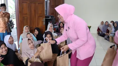 Pererat Silaturahmi, Polres Kendal Salurkan 250 Takjil untuk Santri di Pekauman