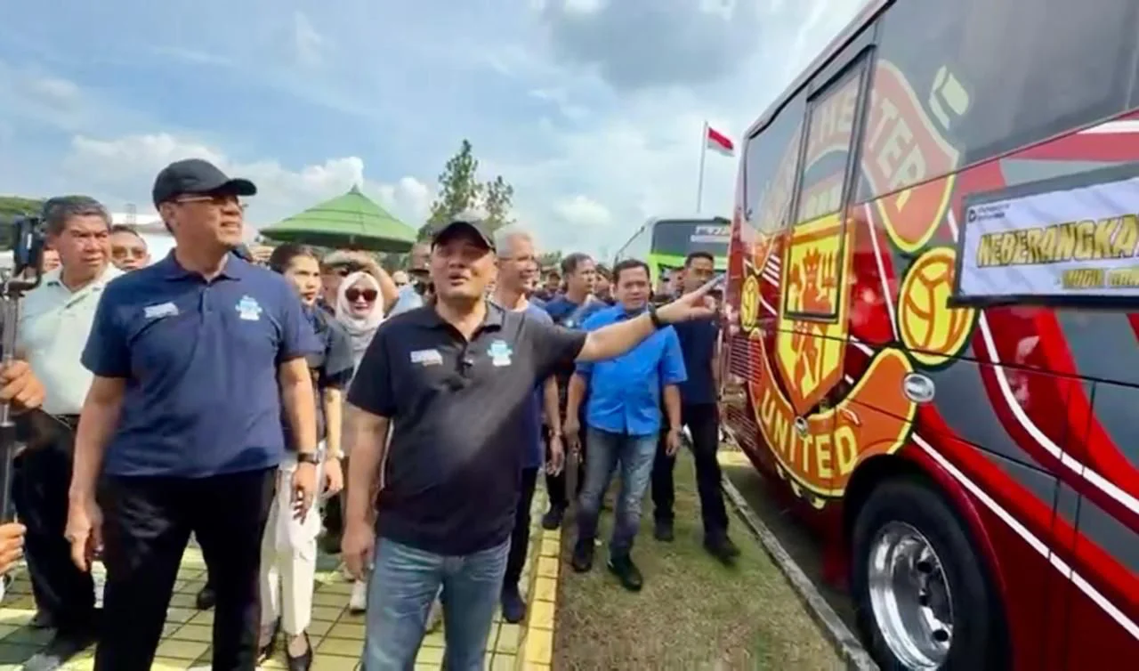 Bus Manchester United Ikut Mudik Gratis Jateng, Ahmad Luthfi: Jangan-jangan Mudiknya ke Inggris?