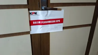 KPK Segel Kantor Bupati Pekalongan, Puluhan Pejabat Diperiksa