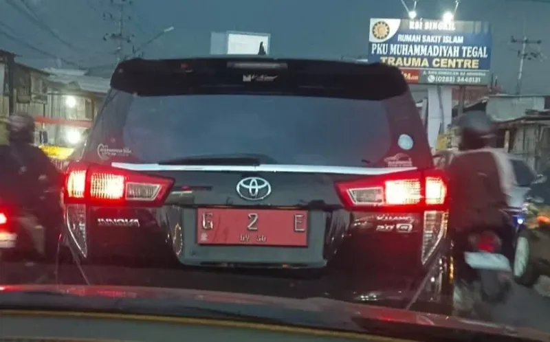 Viral, Mobil Dinas Wakil Wali Kota Tegal Ugal-ugalan di Jalan Raya, Mba Iin Klarifikasi dan Minta Maaf
