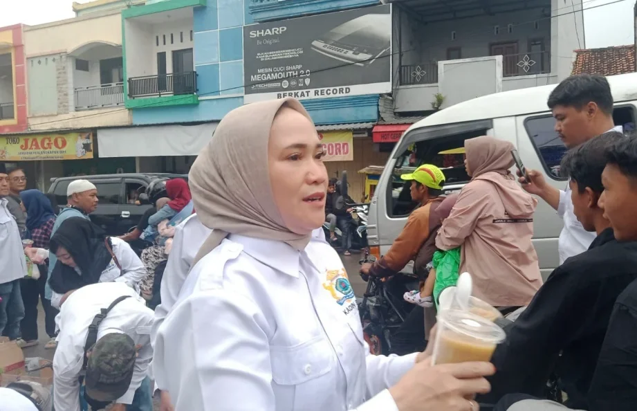 KADIN Brebes Gelar Baksos Ramadan di Bumiayu, Santunan Anak Yatim dan Bagikan 500 Paket Sembako