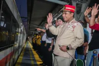 Wagub Jateng Berangkatkan 640 Pemudik KA Gratis, Penumpang Minta Kuota Ditambah