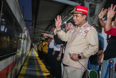 Wagub Jateng Berangkatkan 640 Pemudik KA Gratis, Penumpang Minta Kuota Ditambah