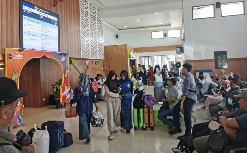 Rekor Penumpang Kereta di Daop 5 Purwokerto, 3 Hari Berturut-turut Pecahkan Rekor Tertinggi Sepanjang Sejarah Operasional