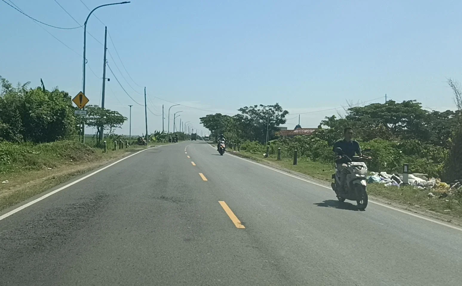 Melintas di Jalingkut Brebes-Tegal, Pemudik Motor Waspadai Angin Kencang