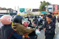Berkah Ramadan, PSHT Pemalang Bagi-bagi Ribuan Takjil