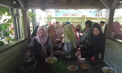 Ribuan Porsi Lontong Opor dan Soto Meriahkan Haul Wali Gembyang di Kendal