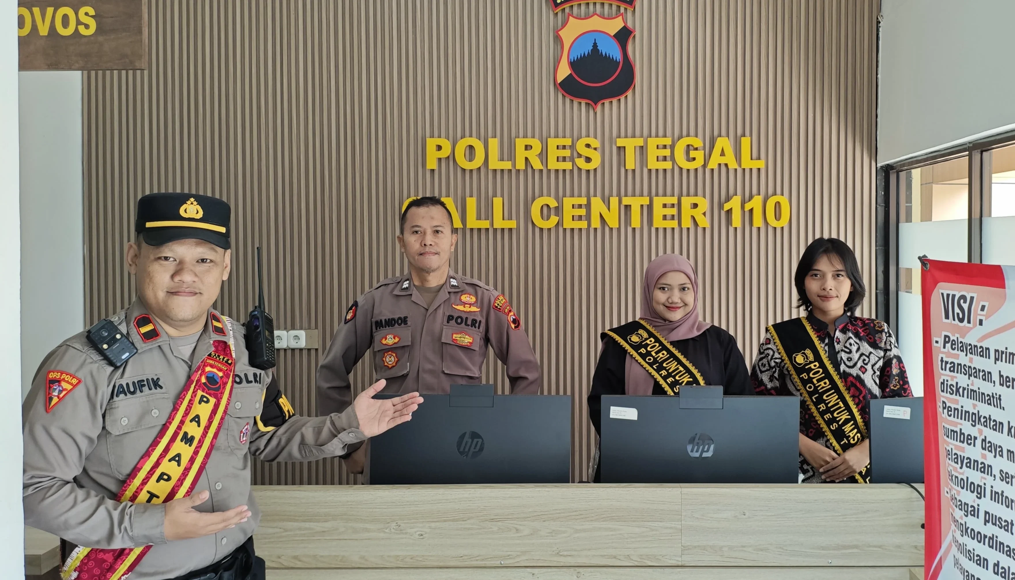 Petugas Call Center 110 Polres Tegal