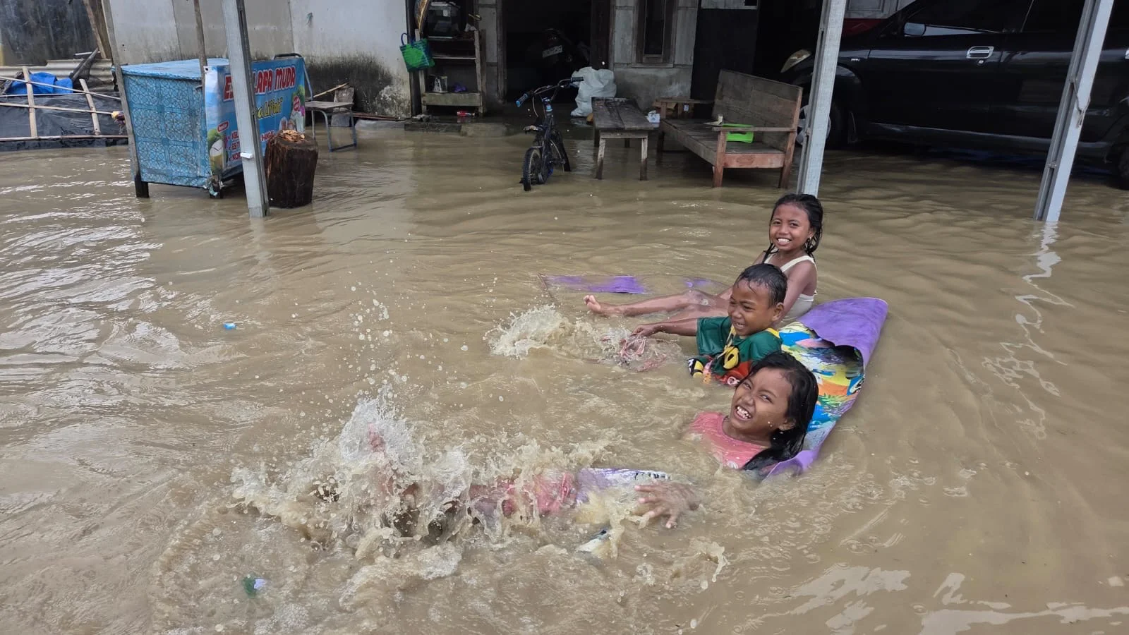 Desa Pesantren Pemalang Banjir, Masyarakat Butuh Logistik dan Obat obatan