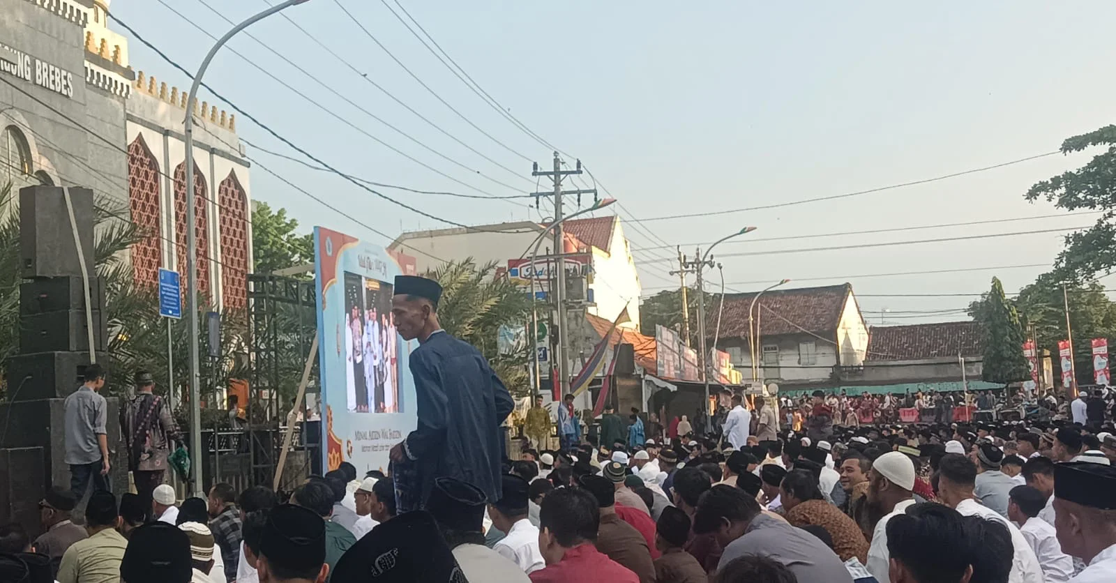 Ribuan Umat Muslim Salat Eid di Masjid Agung Brebes, Begini Pesan Bupati