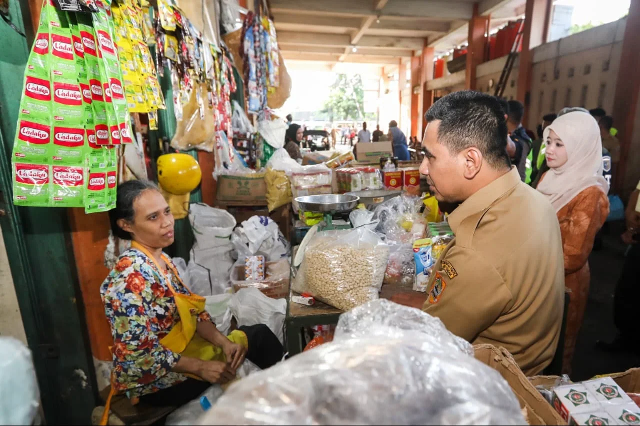 Pedagang Pasar Bintoro Wadul Minyakita Langka, Gus Yasin Gercep Perintahkan OPD Cek Distributor