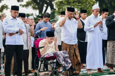 Salat Id di Simpanglima, Ahmad Luthfi Berbaur dengan Warga Gaungkan Persatuan dan Optimisme Jateng
