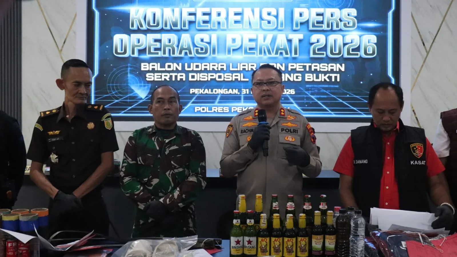 Polres Pekalongan menggelar konferensi pers hasil Operasi Pekat 2026 di Gedung Aula Setia Polres Pekalongan, Selasa (31/3/2026).