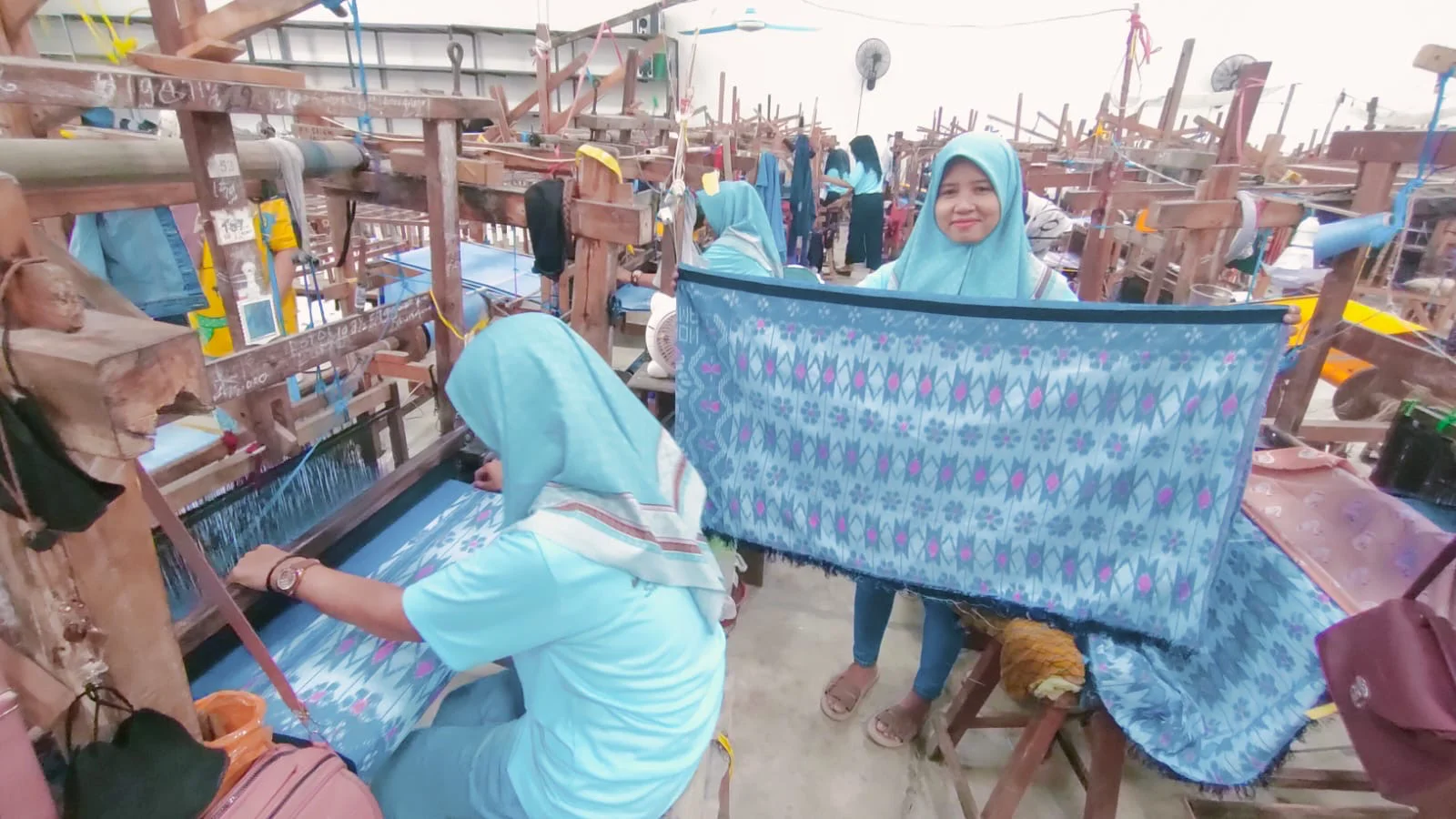 Ekspor 50 Ribu Sarung Tegal Gagal Meluncur ke Afrika, Tersendat Dampak Eskalasi Iran