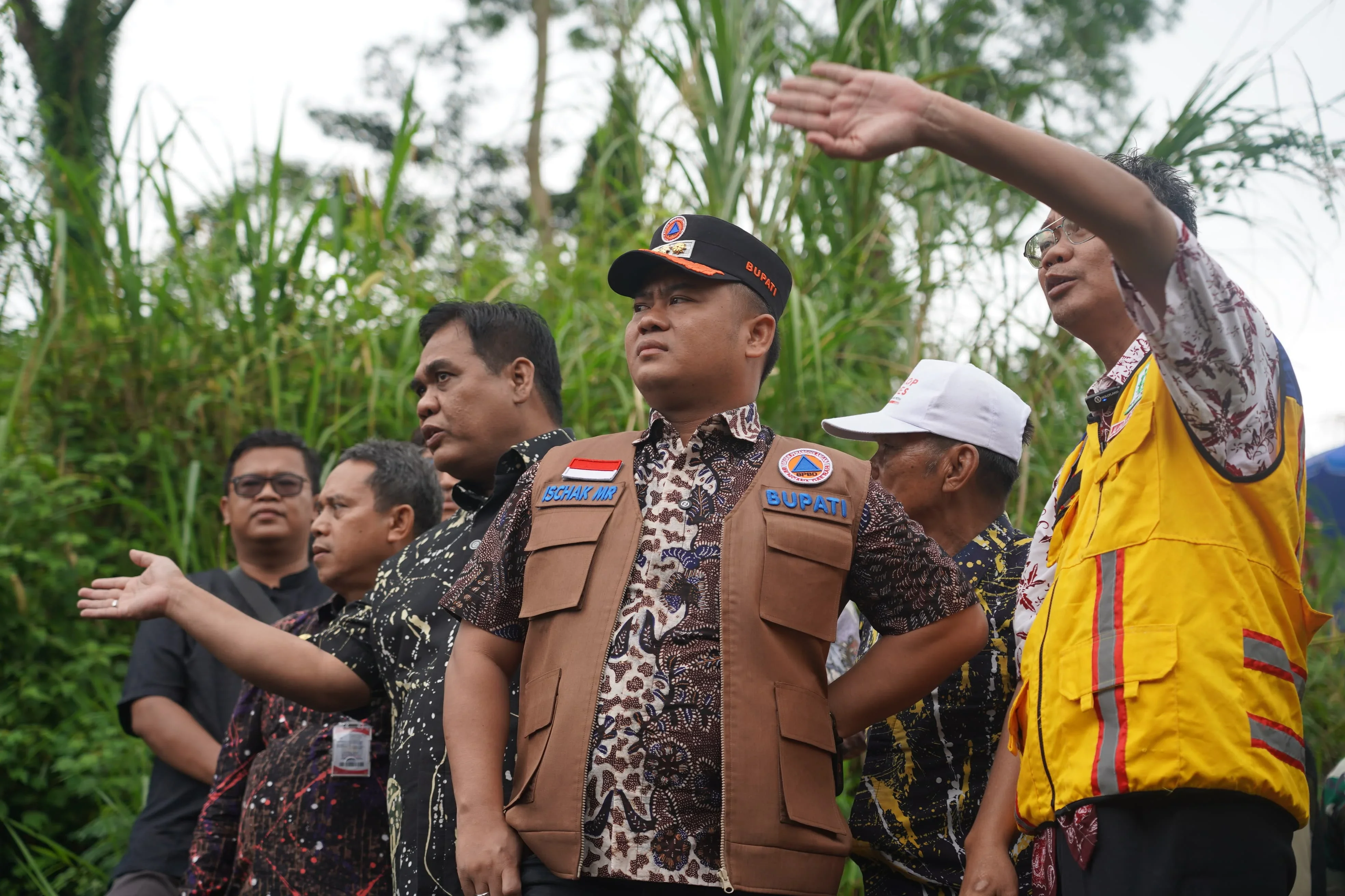 Bupati Tegal Ischak Bakal Perbaiki Jembatan Gantung Sangkanjaya dengan Anggaran BTT