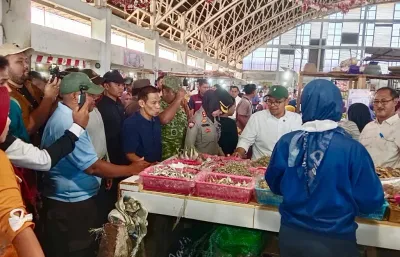 Bupati Batang Sidak Pasar, Pastikan Harga Sembako Stabil Jelang Lebaran