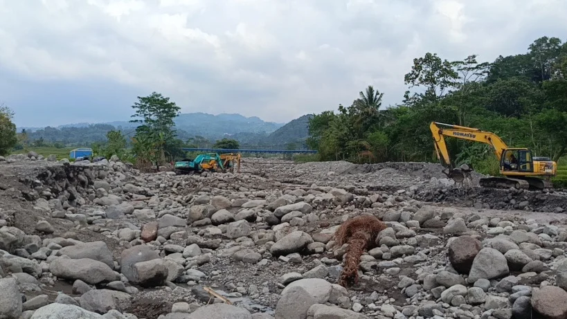 Pasca Jebol, Pemkab Brebes Akan Perkuat Tanggul Darurat Sungai Keruh dengan Geobag