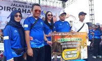 Ikut Jalan Sehat HUT ke 446 Kota Tegal, Pegawai SD Dapat Hadiah Umroh