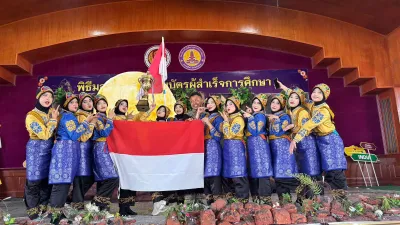 Juara Umum 1 Festival di Thailand, 13 Siswi SMAN 4 Semarang Tampil di 6 Kota dalam Misi Budaya
