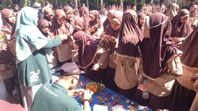 MI Luqman Al Hakim Tegal Luncurkan Program Samtaku untuk Olah Sampah Jadi Berkah