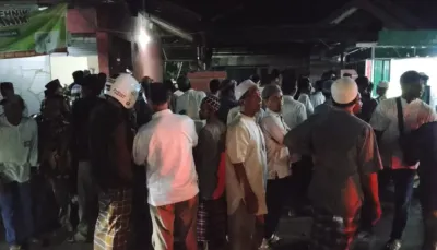 Resah, Warga di Brebes Gerebek Warung Diduga Jual Obat Terlarang