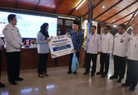 Baru Dilantik, PSN di Brebes Salurkan Bantuan Bagi Warga Korban Tanah Bergerak