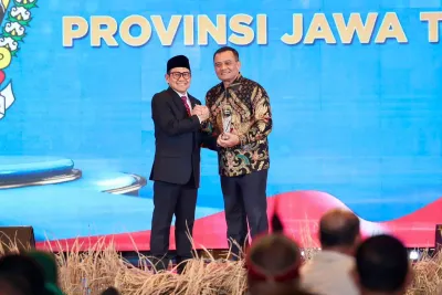 Berhasil Turunkan Stunting, Ahmad Luthfi Bawa Jateng Raih Penghargaan Kesehatan Nasional