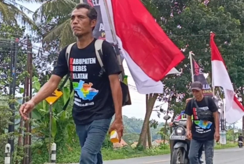 Aksi Jalan Kaki Pemekaran Brebes Selatan Tiba di Temanggung, Dijadwalkan Sampai Semarang 30 April 2026