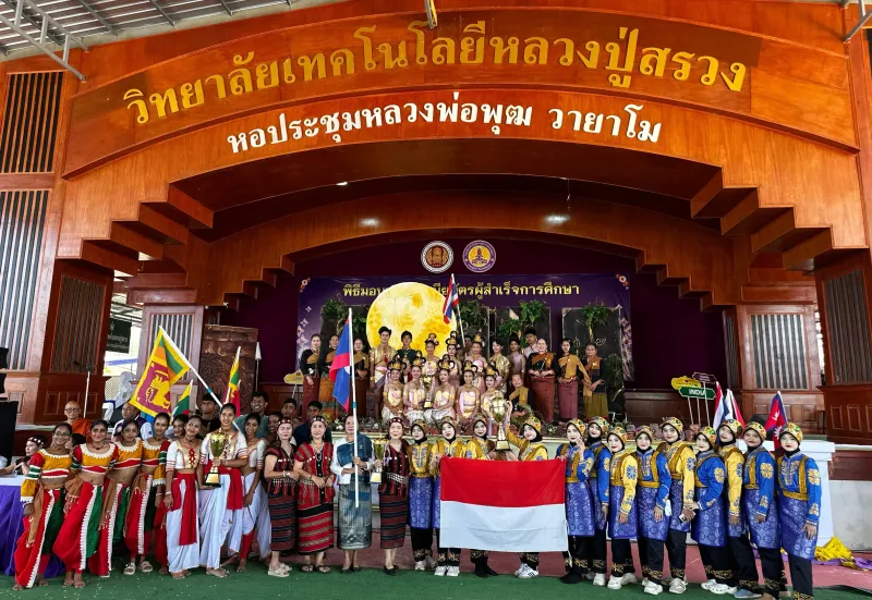 Juara 1 Festival di Thailand, 13 Siswi SMAN 4 Semarang Tampil 6 Kota Untuk Misi Budaya