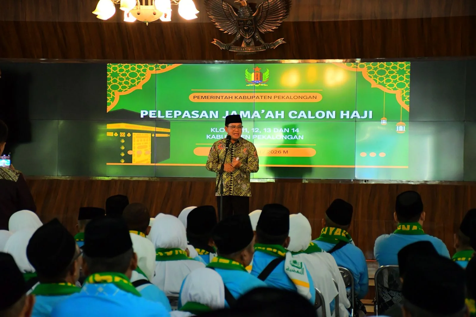 Lepas Calon Jamaah Haji, Plt Bupati Pekalongan Harap Fokus Ibadah dan Tinggalkan Urusan Duniawi