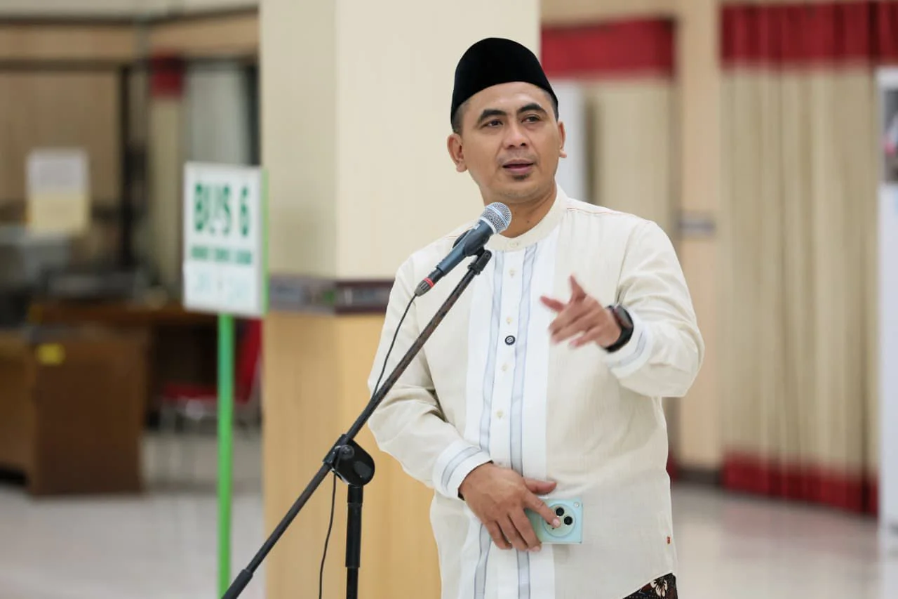 Wagub Taj Yasin Lepas Kloter Pertama Haji Embarkasi Solo, Jateng Berangkatkan 34.122 Jemaah