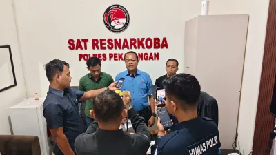 Ungkap Kasus Narkotika di Pekalongan, Dua Pria Diamankan dengan Barang Bukti Sabu dan Ratusan Pil Psikotropika