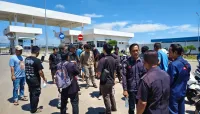 Warga Tiga Desa Datangi Pabrik Sepatu PT HAI Pekalongan , Isu Pungutan dan Minimnya Serapan Tenaga Lokal Disorot