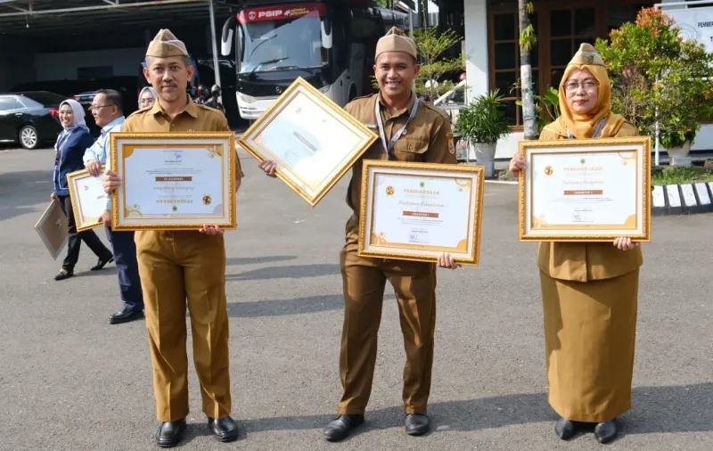 Bupati Pemalang Beri Penghargaan kepada OPD Informatif