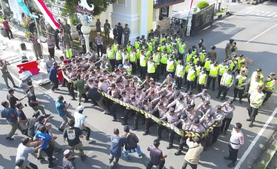 Polres Tegal Kota Simulasi Pengamanan Aksi Demo Jelang May Day