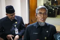 Sekda Jateng Dorong ASN Ngantor dengan Jalan Kaki dan Sepeda, Jika Jauh Naik Mobil Barengan