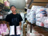 Harga Plastik Melonjak Tajam di Pemalang