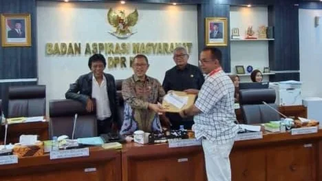 CFN Alun-alun Tegal Diprotes, Pedagang Mengadu hingga ke Presiden