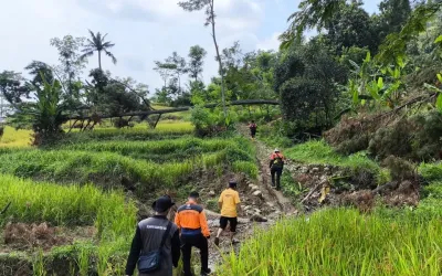 Suplai Air Bersih Huntara Warga Terdampak Tanah Bergerak di Padasari Tegal dari Tuk Kembang