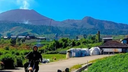 Gunung Slamet Terjadi 17 Kali Gempa Low Frequency, Aktivitas Warga Sawangan Tegal Tetap Normal