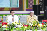 Kisah Wagub Jateng "Membocorkan" Nama Aslinya Diganti Mbah Moen di Depan Ribuan Alumni