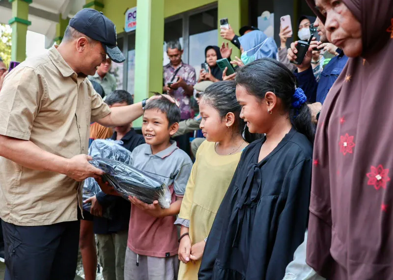 Tinjau Korban Banjir Demak, Ahmad Luthfi Upayakan Layanan Dasar Warga Tetap Terpenuhi
