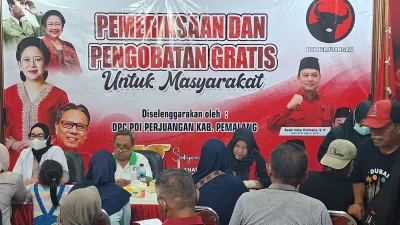 PDI Perjuangan se Jateng Kompak Gelar Pengobatan Gratis dan Sediakan Makan Siang Gratis