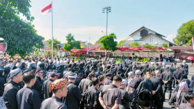 Bahasa Tegal Buka Upacara HUT ke-446, Dedy Yon Ajak Warga Tangguh Hadapi Zaman