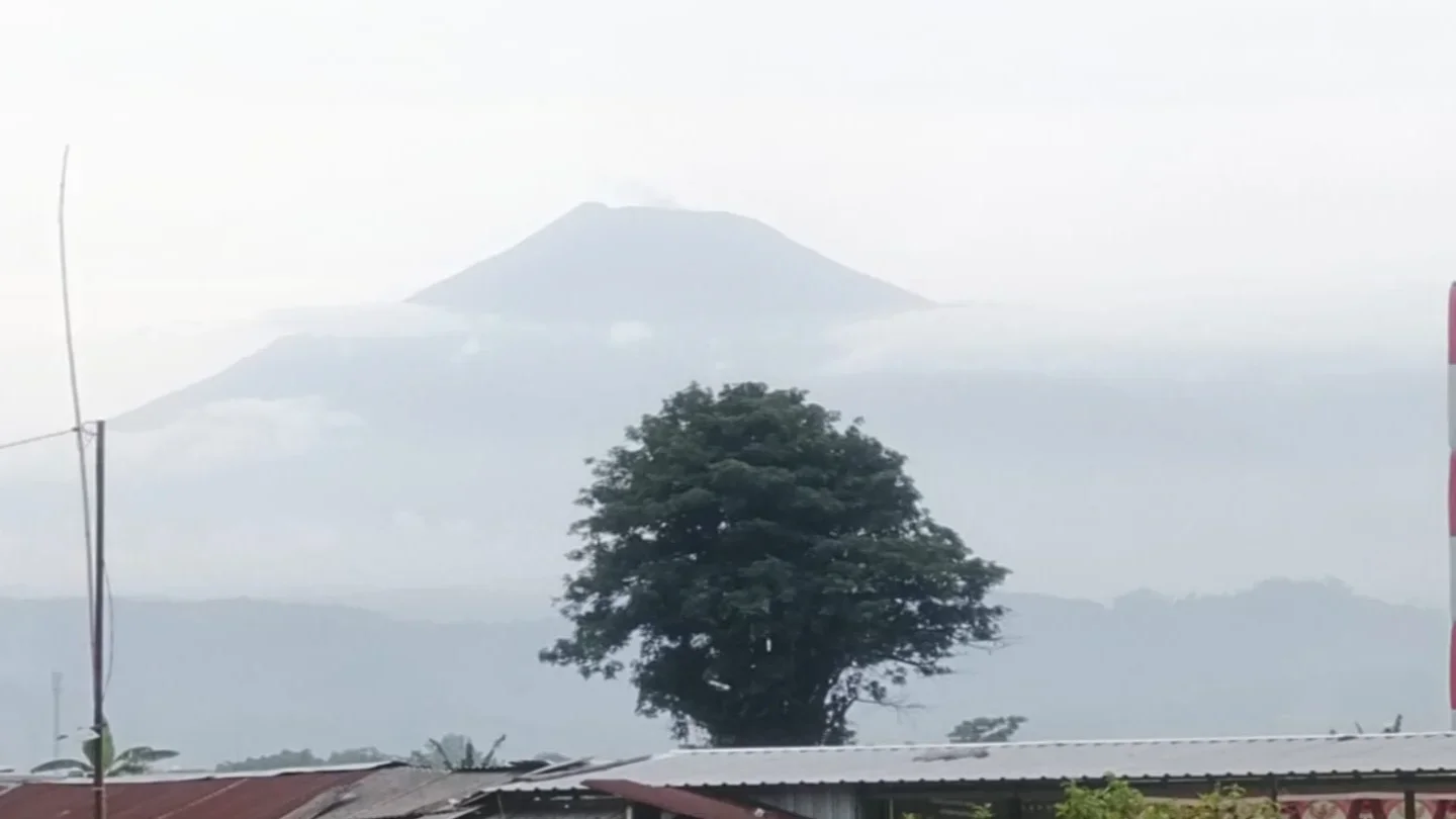 Magma Gunung Slamet Sudah Dipermukaan, Semua Jalur Pendakian Ditutup