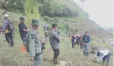 Pulihkan Kawasan Hulu, Perhutani dan Relawan Tanam Pohon di Lereng Gunung Slamet