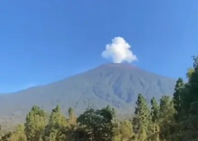 Gempa Hembusan Gunung Slamet Capai 183 Kali, Status Masih Waspada